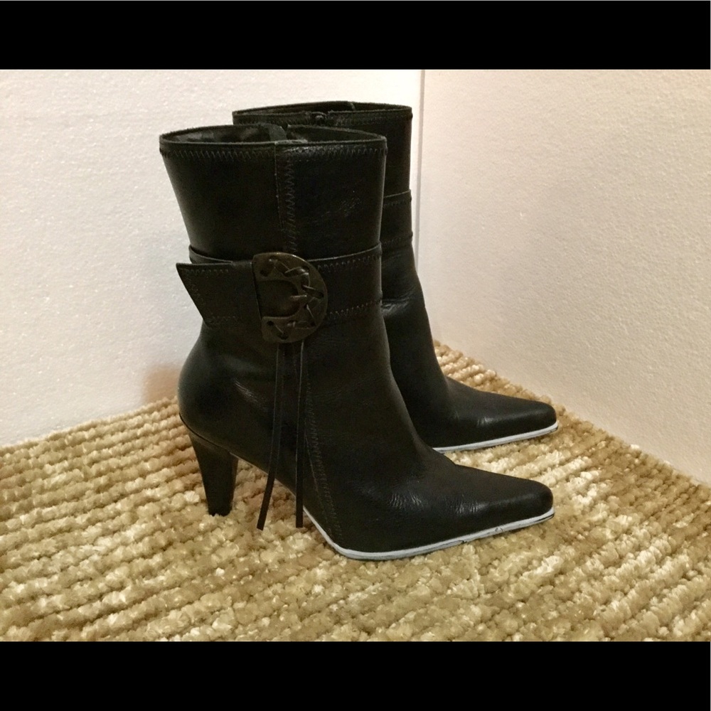 Tchoco Luichiny Leather Boots